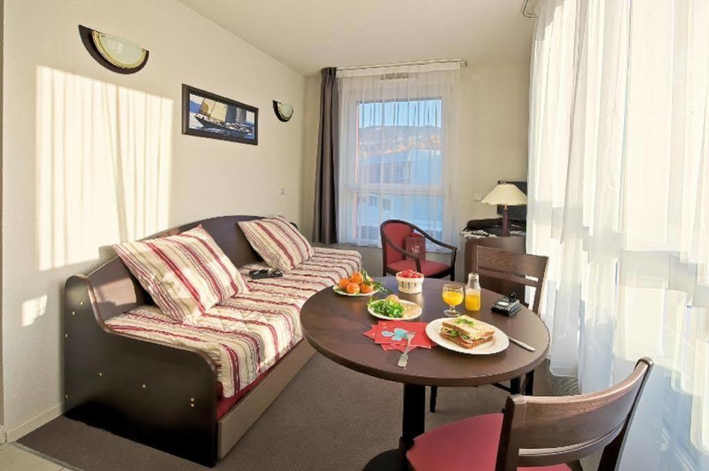 Appart Hotel Annecy Seynod Esterno foto